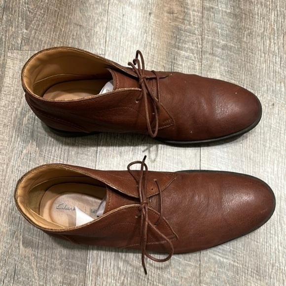Clarks Chukka Mens British Tan Leather lace up ankle boots size 10.5 main image 4